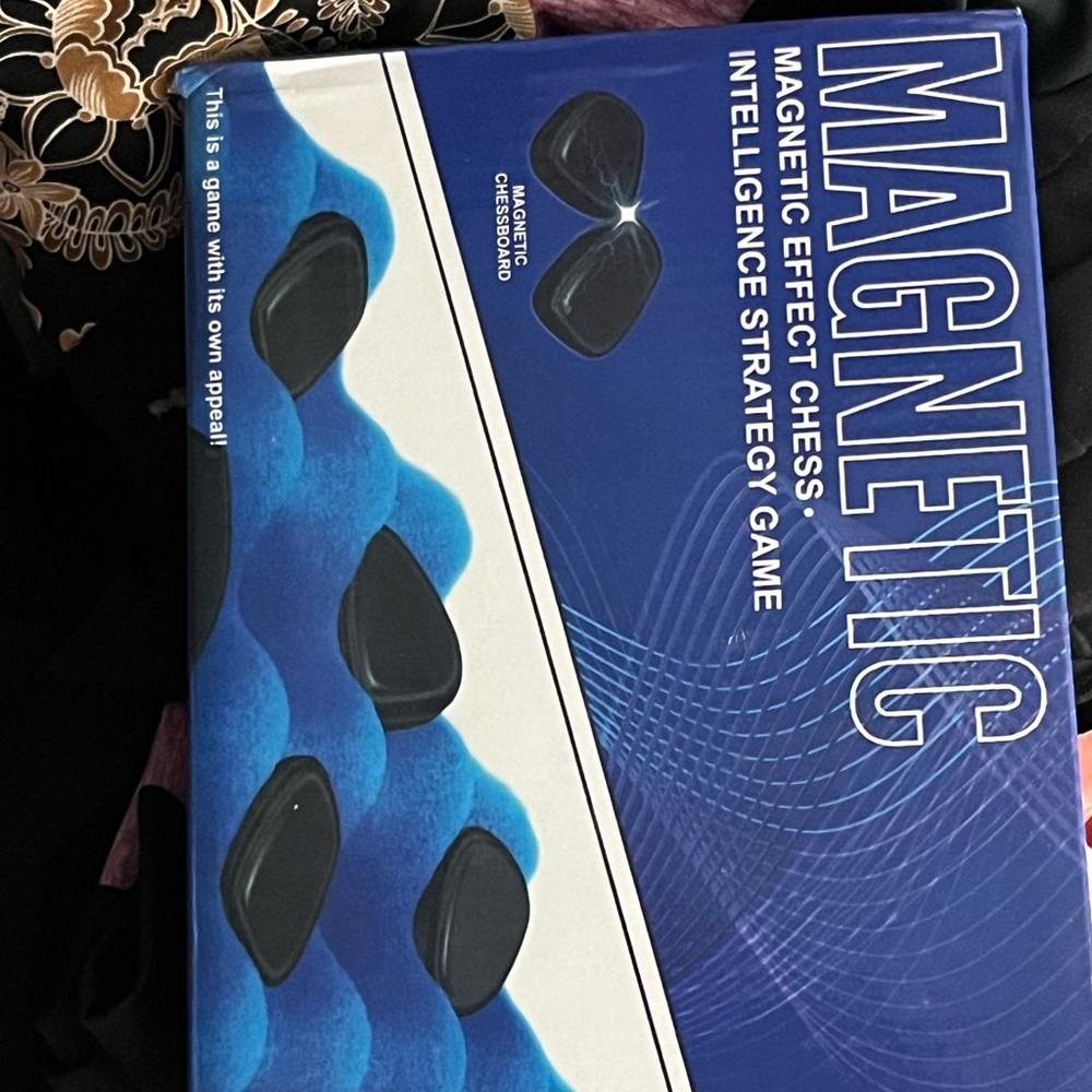 Magnetic chess game new in box